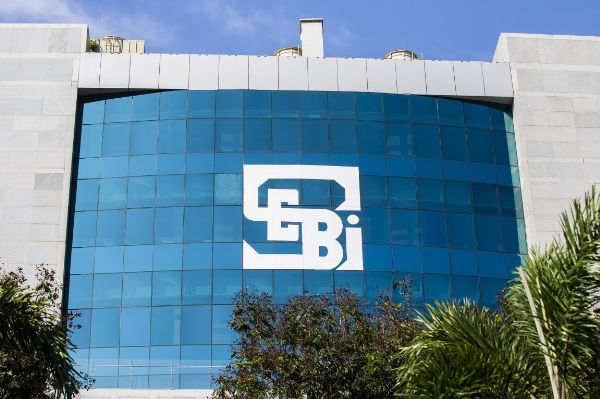 SEBI eases rules for large corporations, extends advisers' compliance deadline