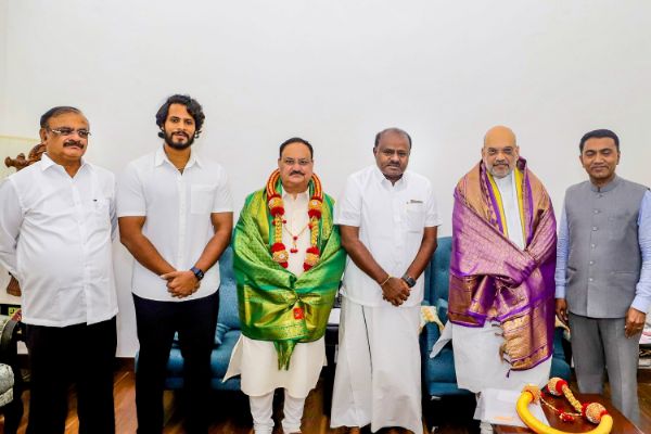 JD(S) forms alliance with BJP, joins NDA for 2024 LS elections in Karnataka